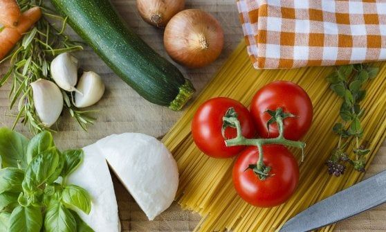 Finte Dop e alimenti irregolari: sequestrate 900 tonnellate di prodotti
