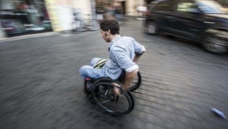 Finalmente anche a Roma i disabili non dovranno pagare la tassa di soggiorno. La decisione del Campidoglio