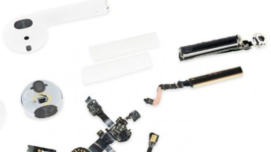 Airpods, impossibile ripararli: anatomia delle cuffie Apple