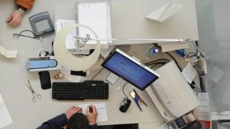 Lo spione dei conti in banca: uno stacanovista che faceva i conti in tasca a tutti. "Sono solo un maniaco del controllo"