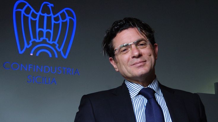 Dai ministri ai generali nella rete dell’ex paladino della legalità
