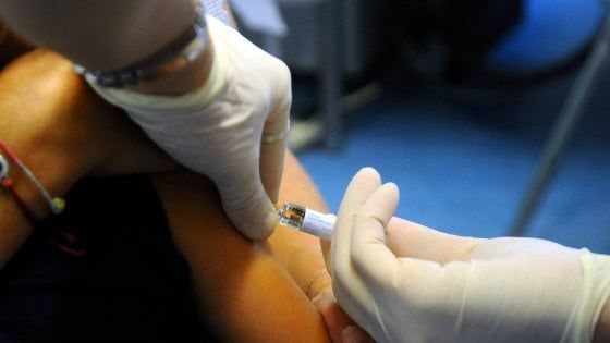 Vaccini obbligatori, Venturi: "Autocertificazione una presa in giro"