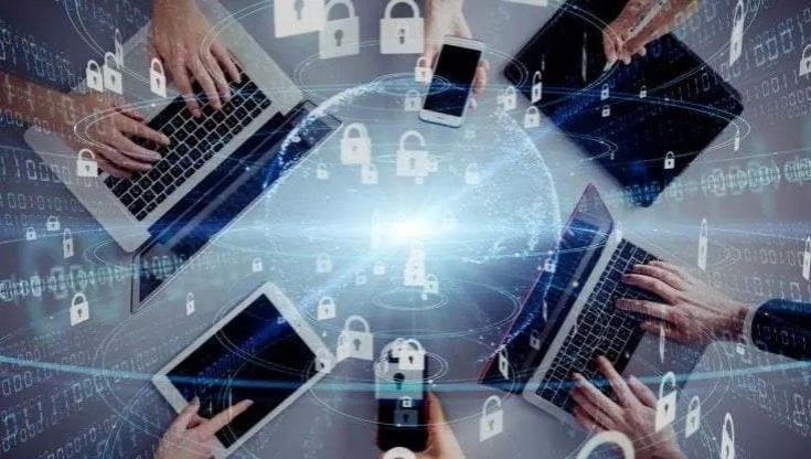 Pantofolai e alla ricerca di comodità, ecco i (pochi) siciliani sul web