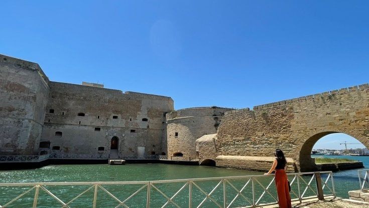 Covid, 7 italiani su 10 sicuri di andare in vacanza, grazie al vaccino