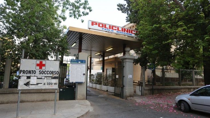 L'ex primario Gulotta, lo studio con Jacuzzi e i rampolli "abusivi" in sala operatoria