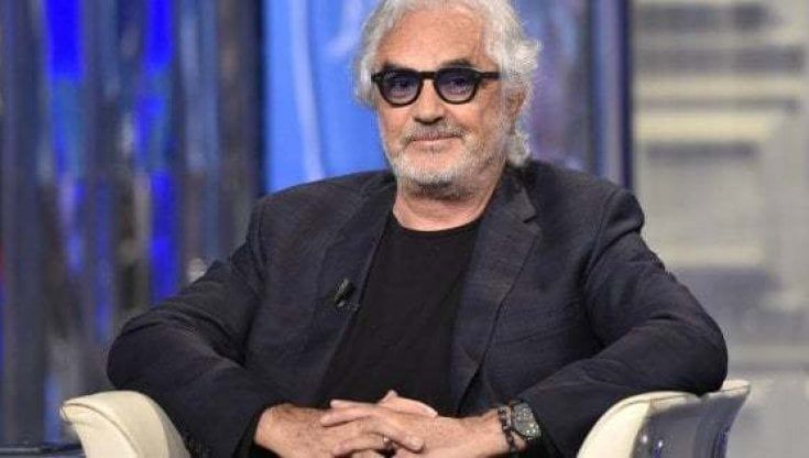 Flavio Briatore: "I poveri non creano posti di lavoro". Il cameriere scrittore: "Non vuoi capire". Ma Bruganelli approva