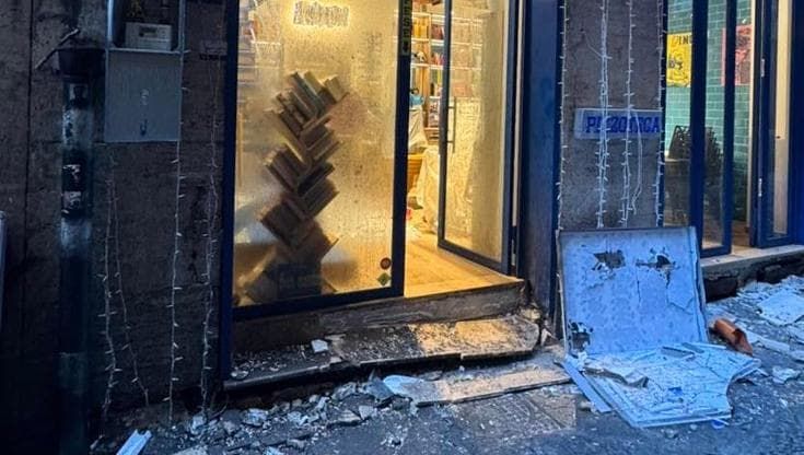 Napoli, danni alla Pizzoteca: “Non ci faremo intimorire”