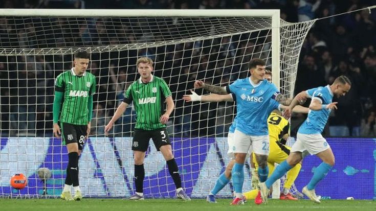 Napoli più forte dell’emergenza: 1-0 al Sassuolo, e Lobotka riscopre il gol