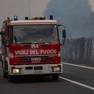 Incendio in un maneggio del Pavese, morti undici cavalli