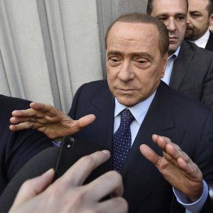 Atreju, Berlusconi: "Via mestieranti dal partito"