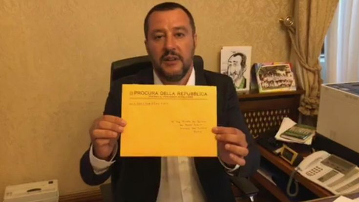 Salvini indagato e il corto circuito dei followers al Viminale
