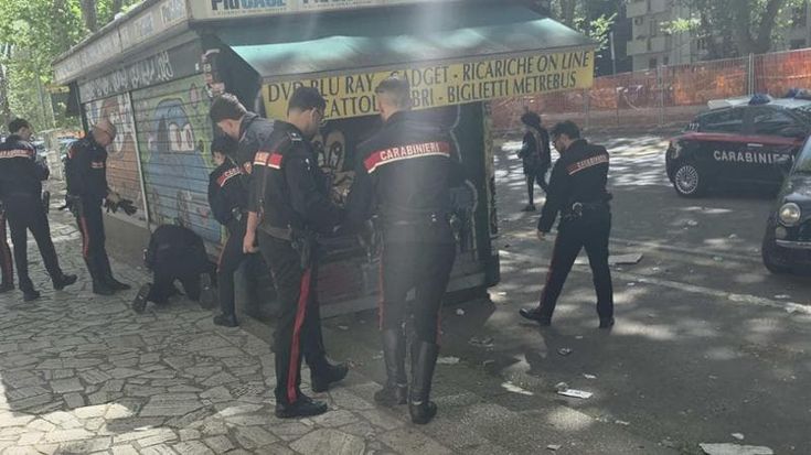 Blitz antidroga al Quarticciolo: 12 pusher arrestati. Sequestrate 200 dosi di crack e cocaina