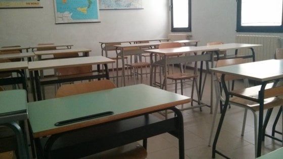 Schiaffi ad alunno autistico, docente ai domiciliari