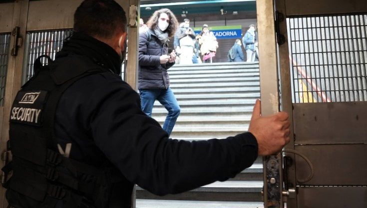 Sciopero 8 marzo, a Milano metrò garantito fino alle 18. In Lombardia a rischio i treni regionali 