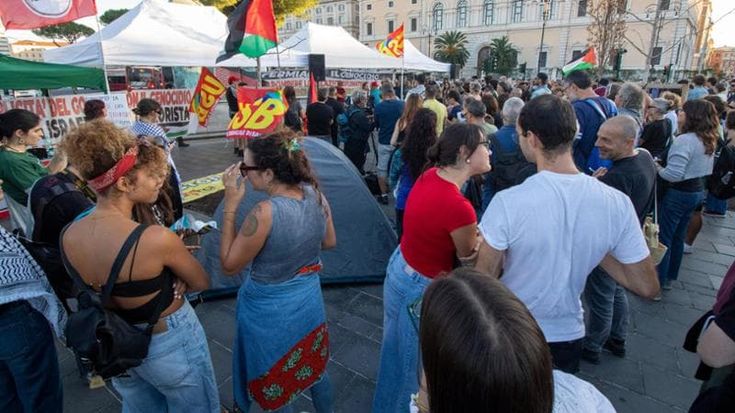 Piazza dei Cinquecento cambia nome in “Piazza Gaza”: al via il presidio permanente pro Palestina