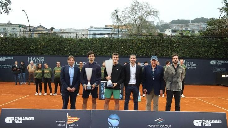 “Il torneo di Napoli oltre le aspettative, che successo di pubblico, giocatori entusiasti, pensiamo alle tribune su tre campi. Da Nardi a Gigante, che bella la new generation di tennisti italiani e su Luca vi dico che...”