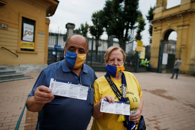 Temperatura, mascherine e distanziamento: in mille al Tardini per Parma-Napoli