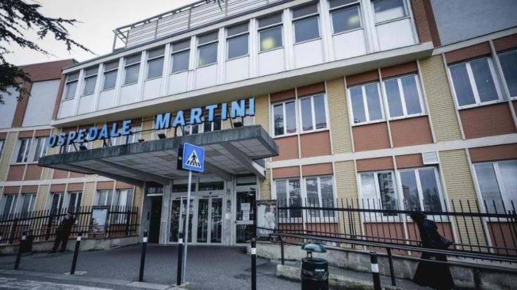 Medica colpita con un pugno dal paziente che sta soccorrendo