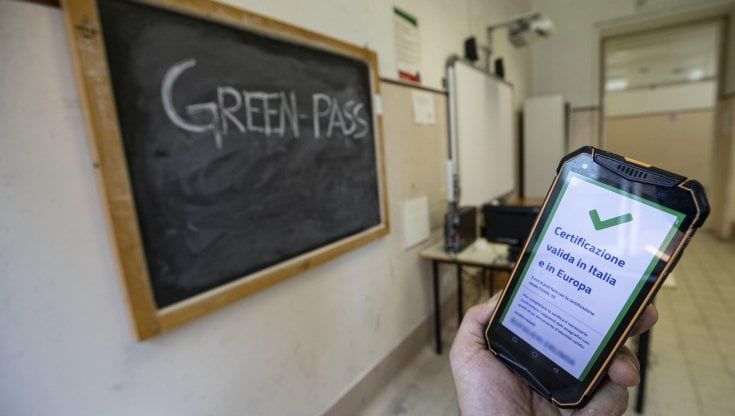 Covid, Sileri: "Green Pass negli uffici pubblici? Andrei anche oltre"