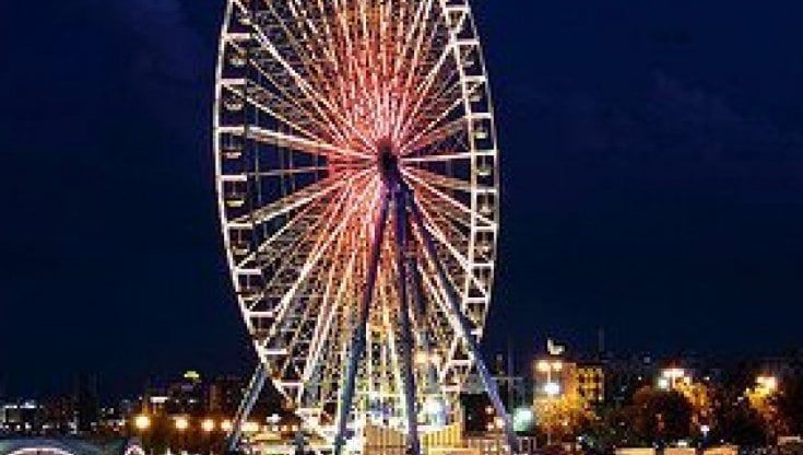 Genova, la ruota panoramica nel posto sbagliato