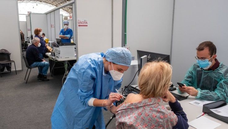Ferrari, vaccini a familiari e conviventi dei dipendenti