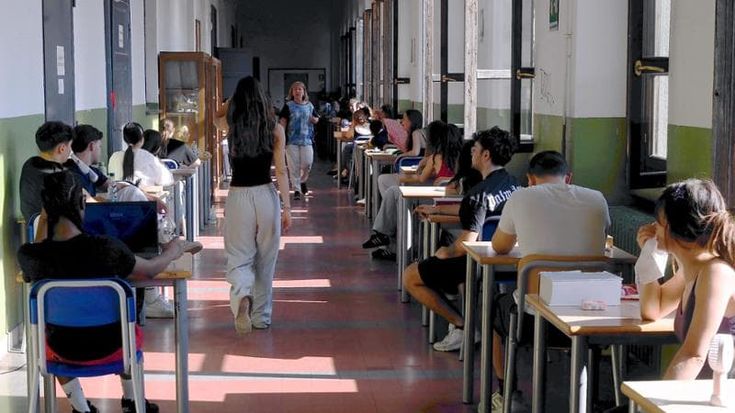 Maturità in Lombardia, agli esami meno 100 ma voti in media più alti. E i bocciati sono 262