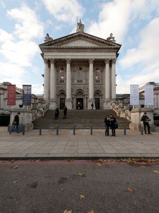 Londra. La Tate vista con il robot