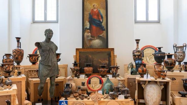 Gli Usa restituiscono all'Italia seicento opere d'arte trafugate. Un “bottino” da 60 milioni di euro