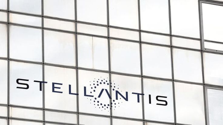 Stellantis richiama 700 mila auto nel mondo