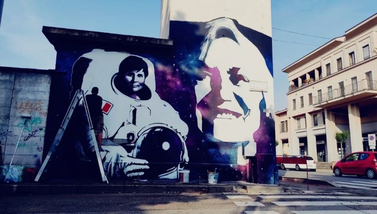 Street art, su una parete di Buccinasco Samantha Cristoforetti e Margherita Hack: "Due donne spaziali”  