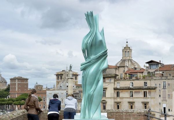 Roma. Ai Mercati di Traiano sfida tra i marmi di ieri e quelli di oggi