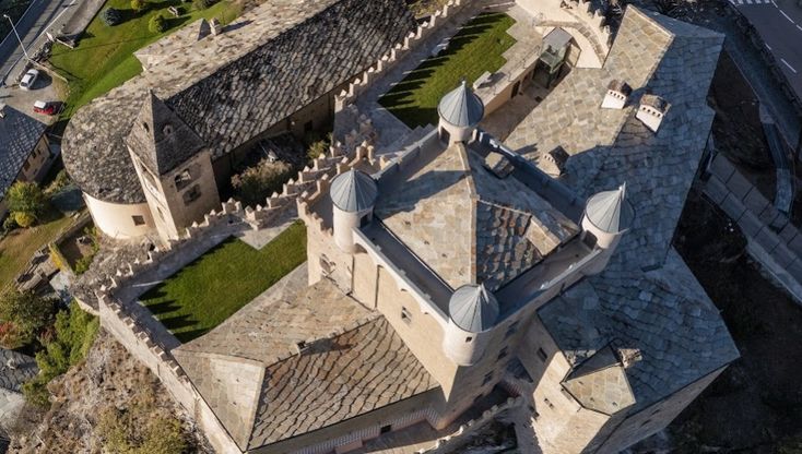Valle d'Aosta. Il rinato castello di Saint-Pierre
