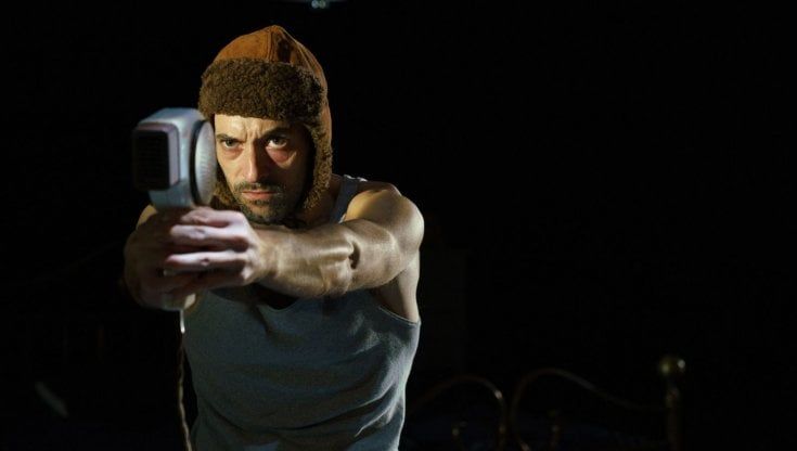 The Barnard Loop: DispensaBarzotti porta la magie nouvelle a Teatro al Parco 