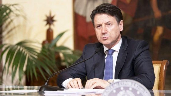Coronavirus, gli amministratori di centrodestra contro i bonus del governo: "Presa in giro". Il Mef: "Soldi necessari, no polemiche"