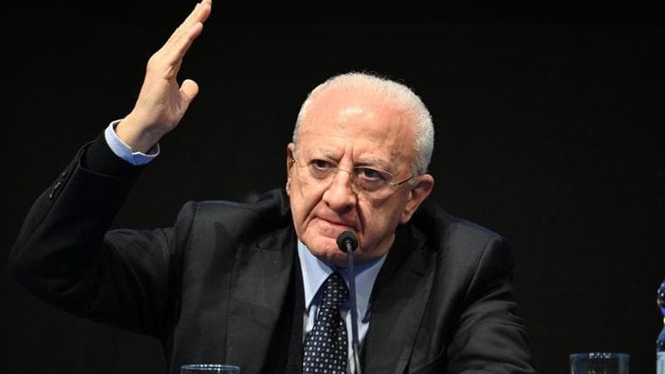 Terzo mandato, De Luca insiste ma il Pd lo gela: contrari da sempre. Smentite le dimissioni