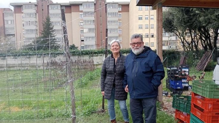 Dopo 70 anni chiude il banco di Marisa e Mario, volti storici al mercato delle Cure