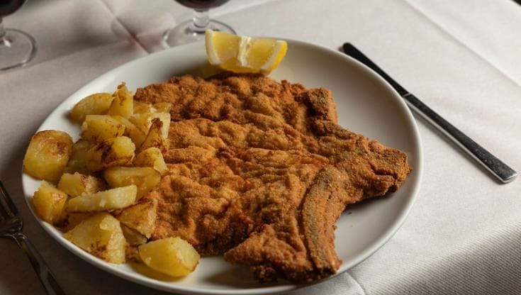Casottel, l’ultima trattoria che resiste: a Milano scatta la mobilitazione per salvarla