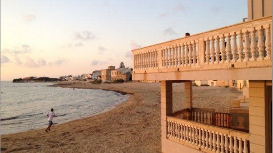 Le Iene: abusiva la casa di Montalbano, Crocetta: "Non si tocca, è un monumento"