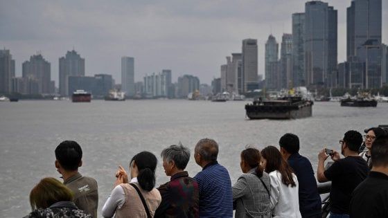 La Cina rallenta ancora, Borse deboli: attesa per il verdetto su Brexit