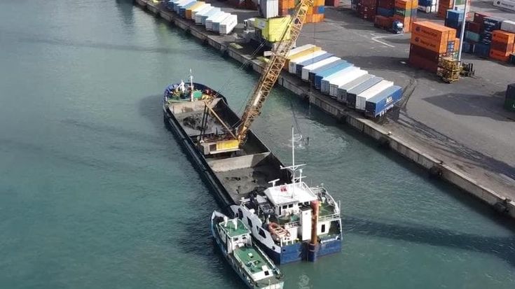 Inchiesta dragaggi in porto: tra Bucci e l’archiviazione gli interrogatori dei tecnici
