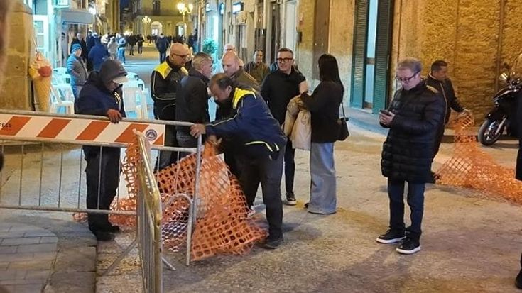 Niscemi, riaperti 50 metri della zona rossa