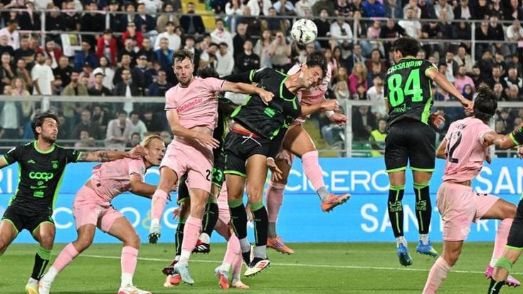 Il Palermo vince 2-0, ma in finale va il Catanzaro: si giocherà la serie A con il Monza