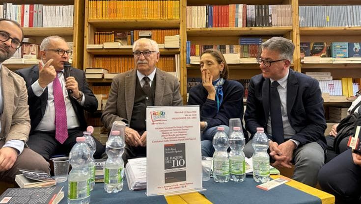 Referendum, agenda fitta: il dibattito entra nelle librerie, nelle scuole e nelle chiese