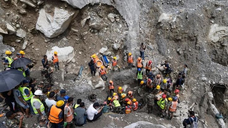 Inondazione in Nepal, due operai estratti vivi dopo 9 giorni nei tunnel: decine ancora intrappolati