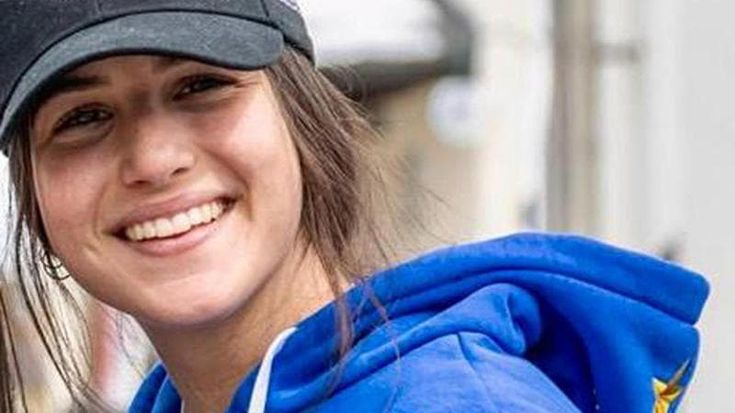Nella stanza di Matilde Lorenzi: foto, sci e trofei. “Qui lei vive con noi, il suo sport cambierà”