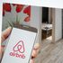 Casa devastata dopo affitto, danni per 2000 euro ma Airbnb non rimborsa: “Ora valuto azione legale”