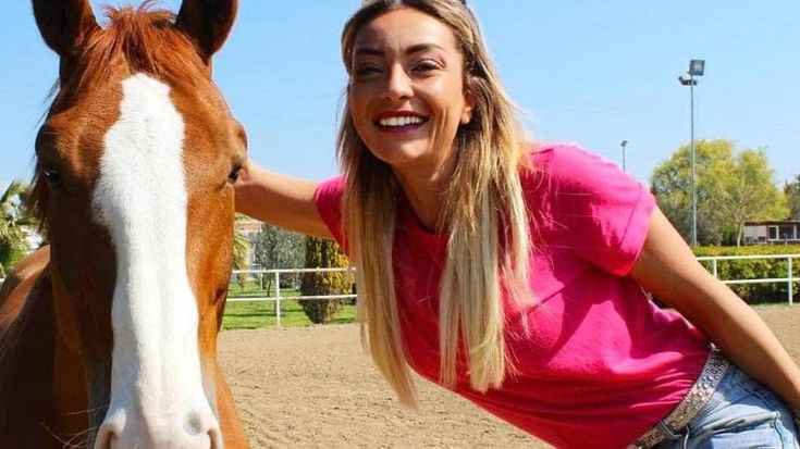 Il suo cavallo è morto per il virus West Nile: “Si può prevenire con i test, non bastano i vaccini”