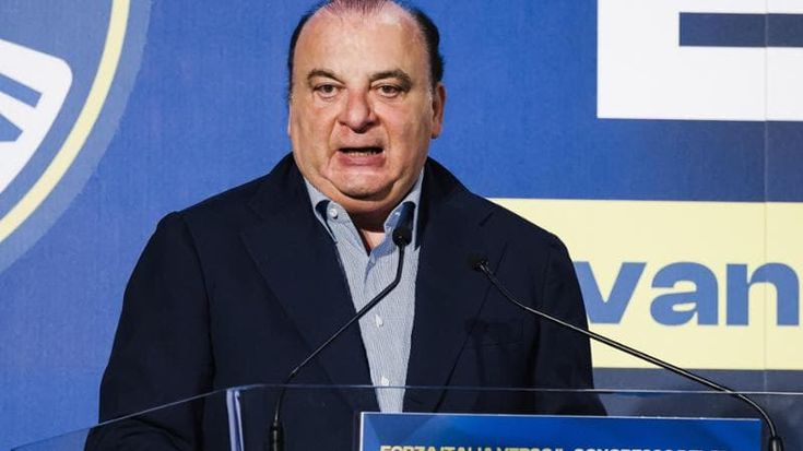 Caso Huawei, Corte d’appello chiede nuovi atti. “Segretaria di Martusciello ha paura del carcere”