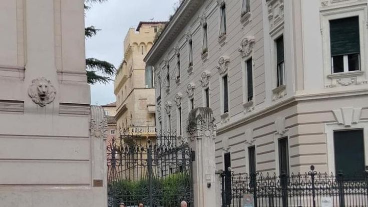 Tredicenne morto, al Ghetto lacrime e dolore per l’ultimo saluto a Giacomo