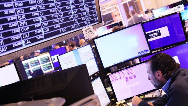 Le Borse di oggi 19 ottobre. L'Europa chiude debole. Inflazione dell'Eurozona limata al 9.9% 